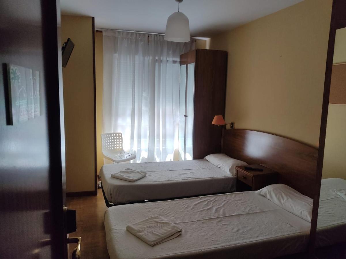 Hotel Camagueey Gijon Bagian luar foto